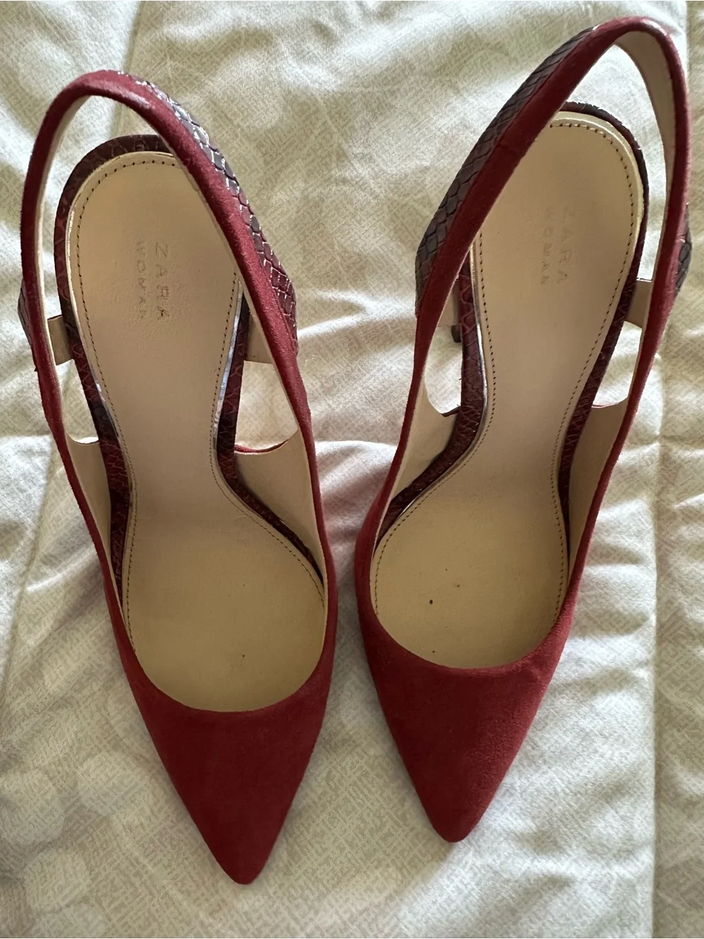 Pointed velvet croc heels - Picture 2 of 8
